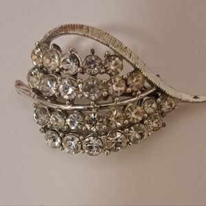 Vintage Sparkling Silvertone Leaf Brooch